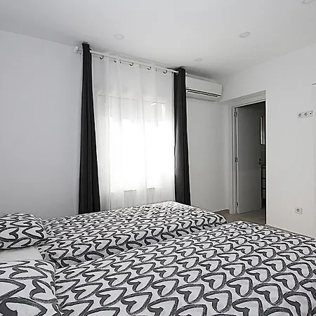 Vila House *