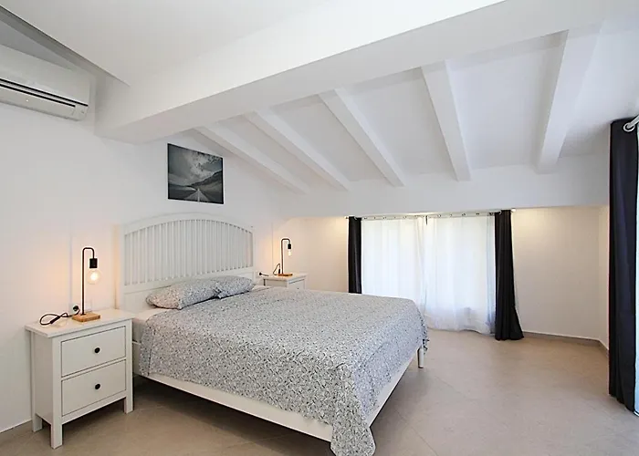 House فيلة يوريت دي مار